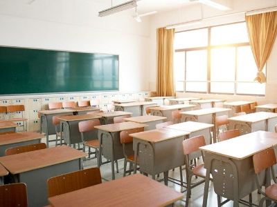 Scuola-banchi-vuoti-1_690