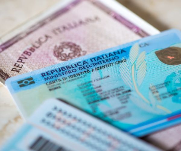 Richiedere la carta d'identità elettronica (CIE)